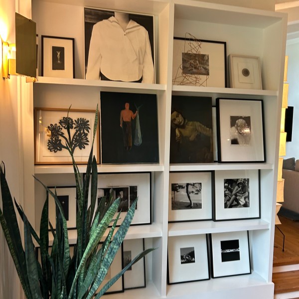 a bunch of furniture in a room